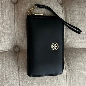 Tory Burch Wrislet Wallet